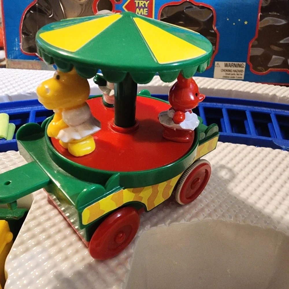 Vintage Peek-A-Babe Battery Operated Musical Circus Train READ DESCRIPTION‎